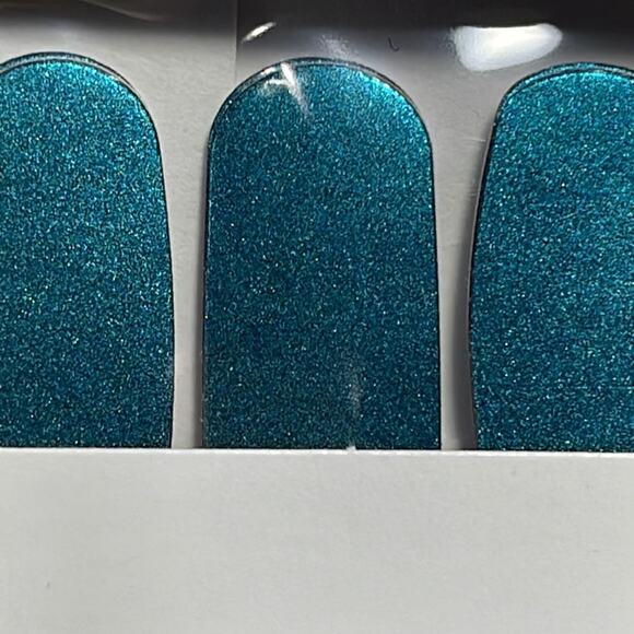 Color Street Aquatic Behavior Nail Strips NWT - Picture 2 of 4